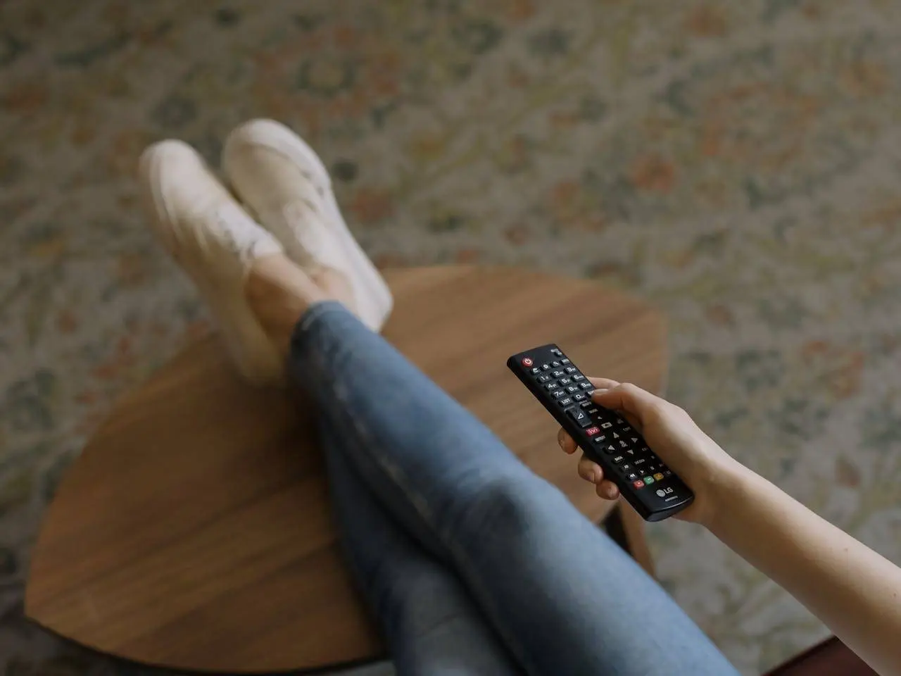 Ką pasirinkti: IPTV ar internetinė televizija? Palyginimas vartotojui