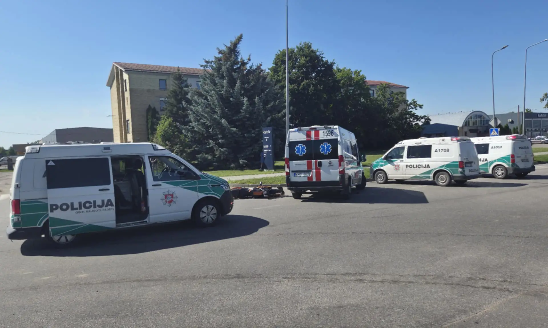 Skaudi avarija Alytuje: po susidūrimo su automobiliu žuvo motociklininkas ATNAUJINTA