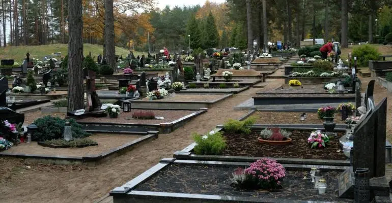 Suskaitmeninti keturių Alytaus miesto kapinių duomenys