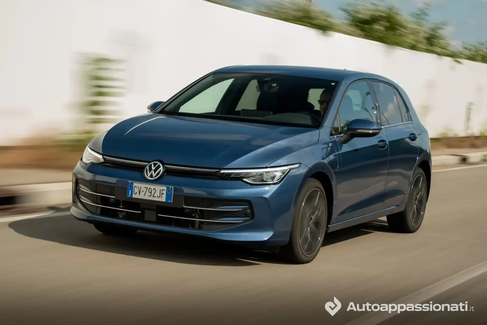 volkswagen golf ehybrid 05