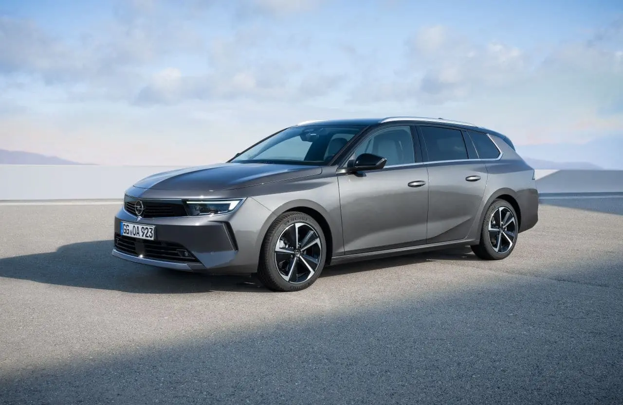 opel astra sports tourer grigia