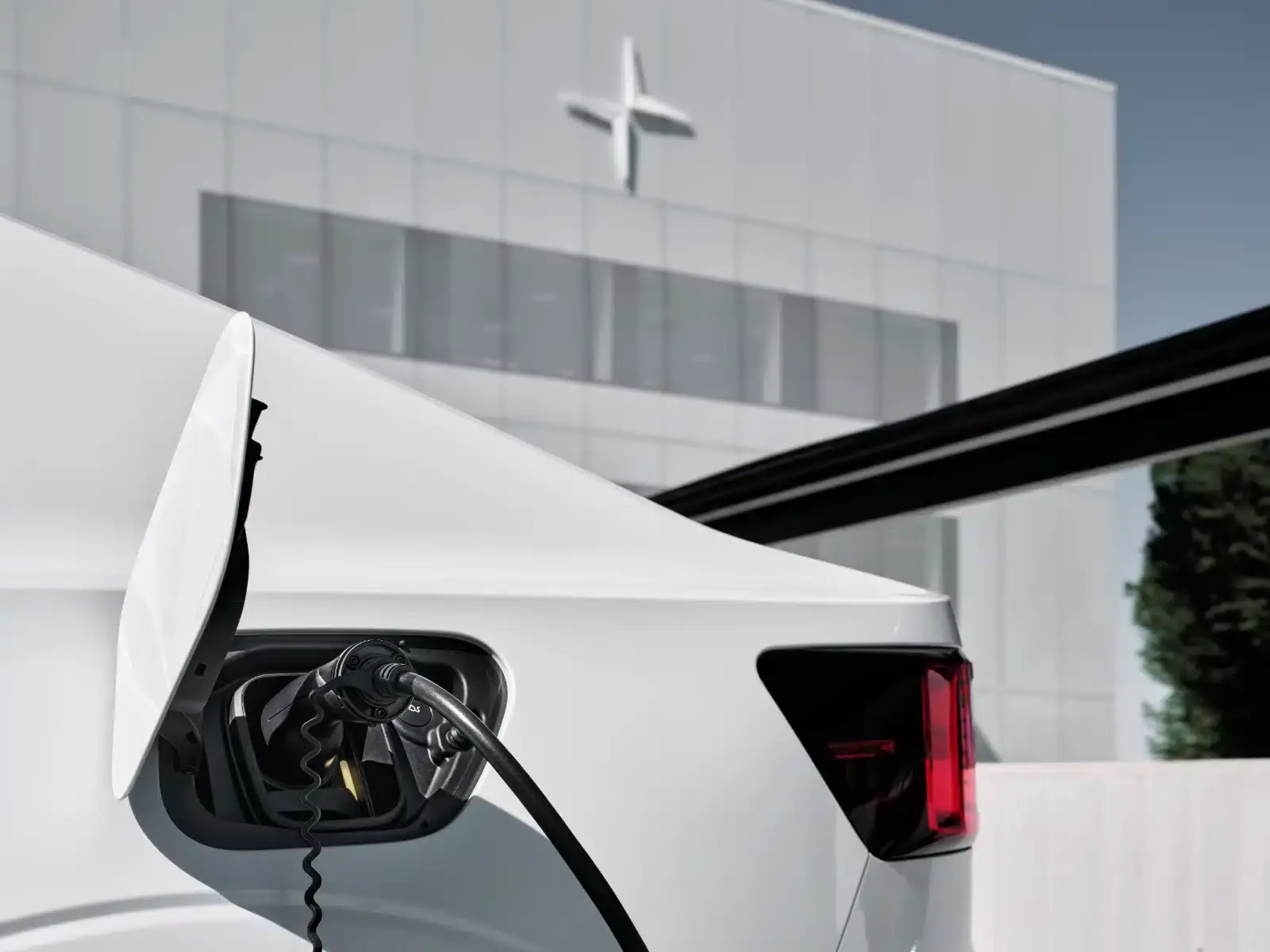 polestar charge 03
