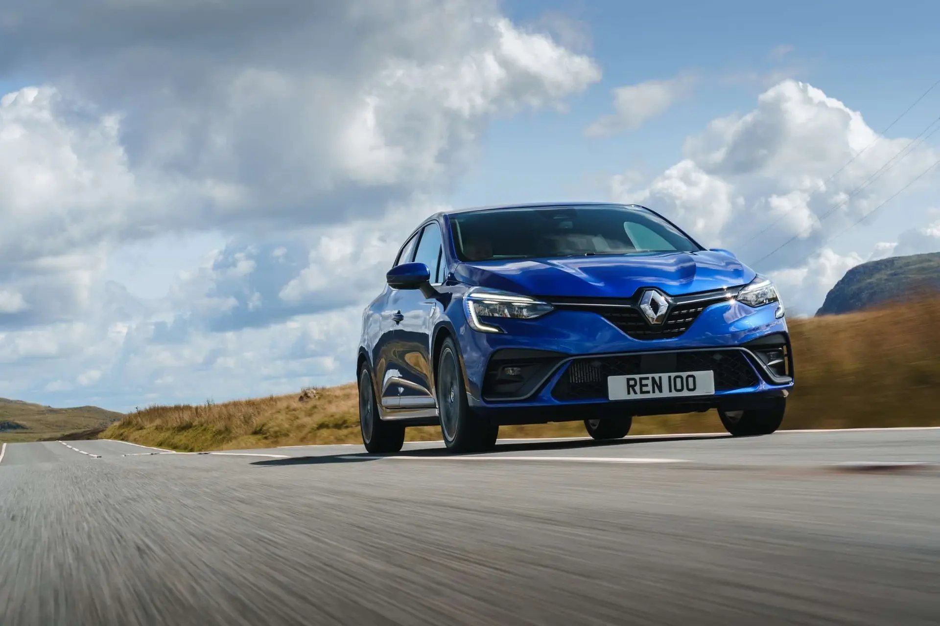 renault clio e tech hybrid guida