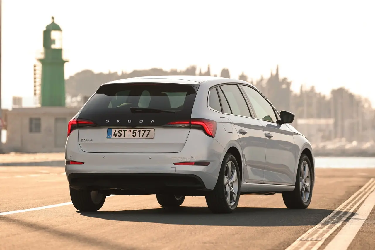 skoda scala posteriore