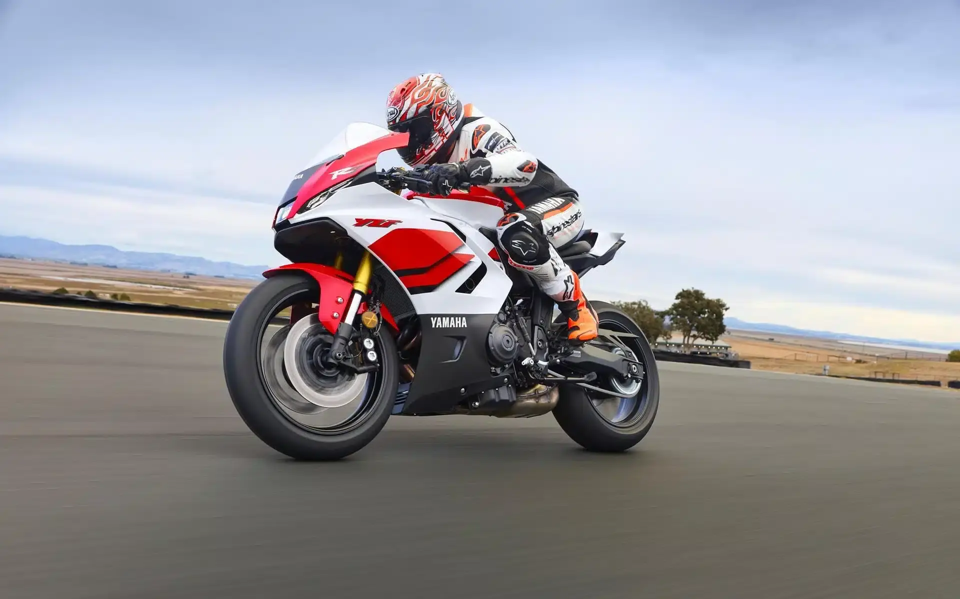 yamaha r7