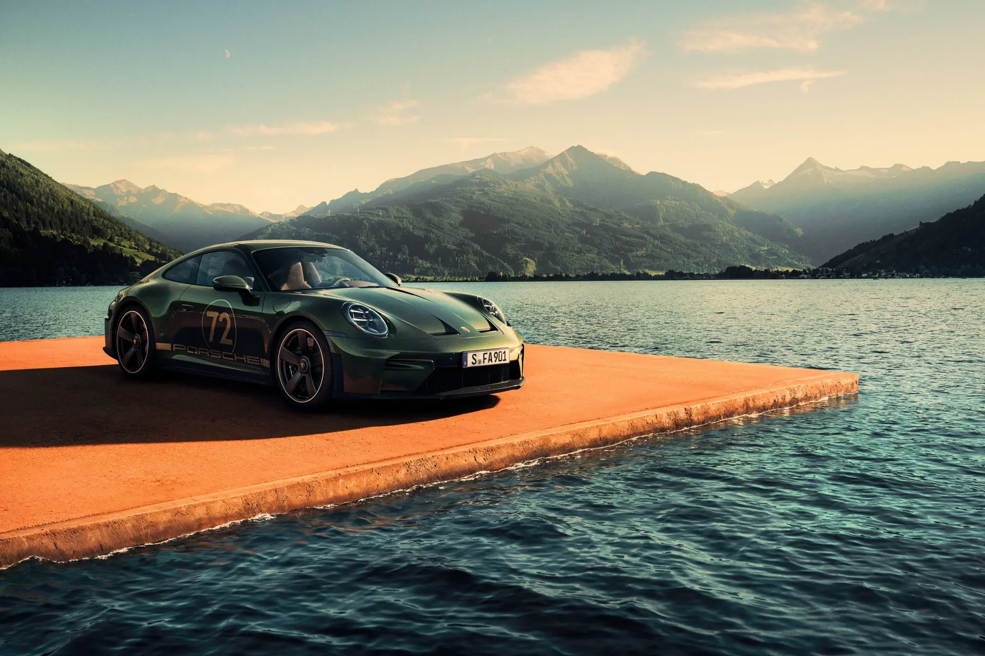Porsche 911 GT3 90 F.A. edizione speciale. La vettrura è ritratta su un pontile sul lago