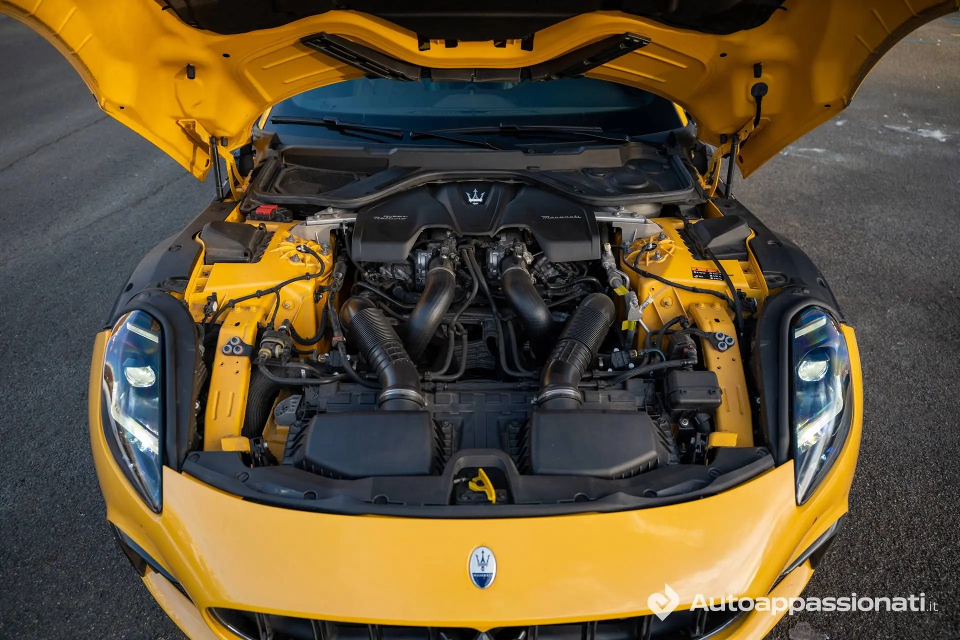 Maserati GranTurismo Trofeo 2026 cofano e motore Nettuno