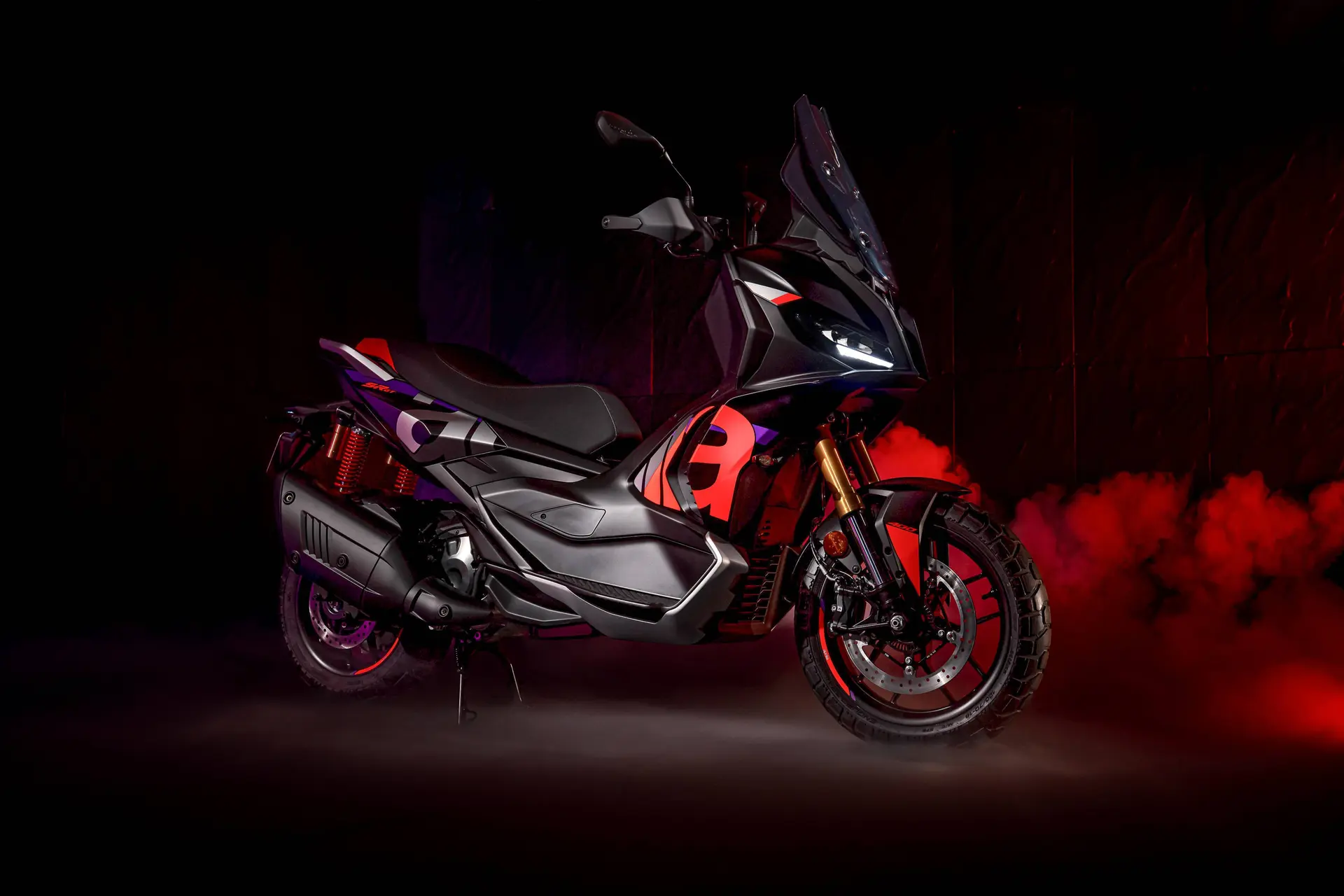 Aprilia SR GT 400 colore rosso e nero
