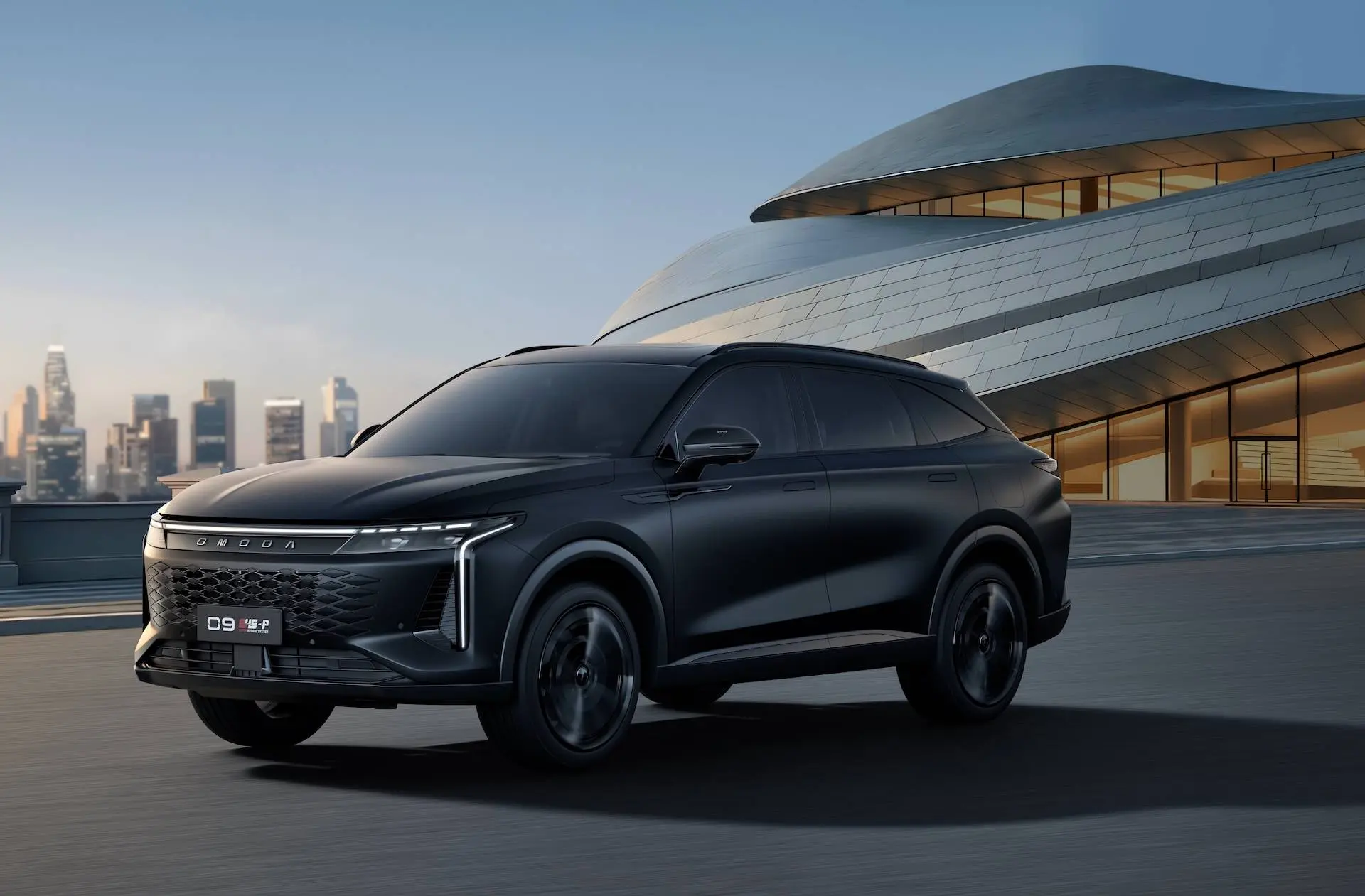 Omoda 9 BLACK KNIGHT EDITION_03 frontale di colore nero