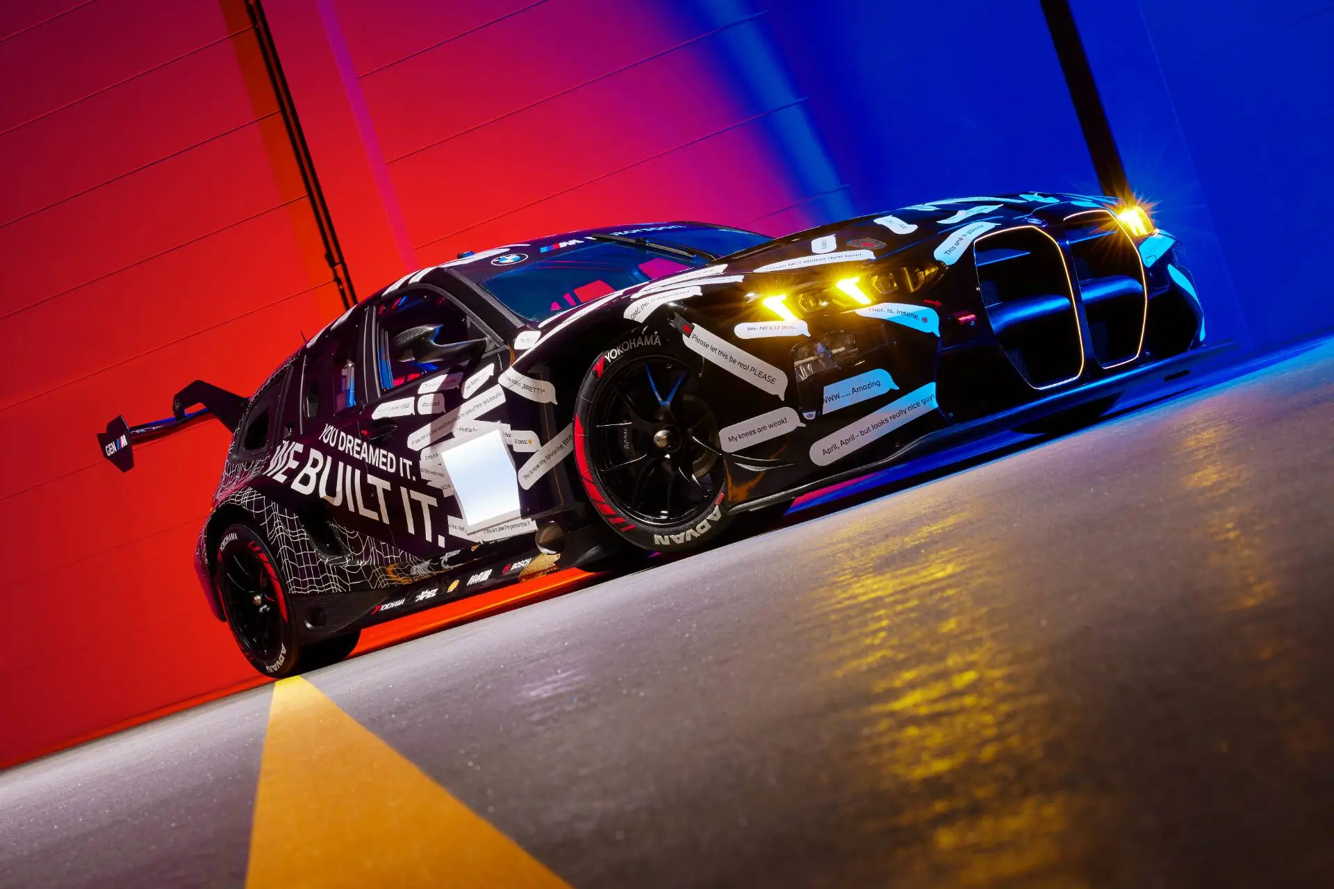 BMW M3 Touring GT3 in posizione frontale laterale
