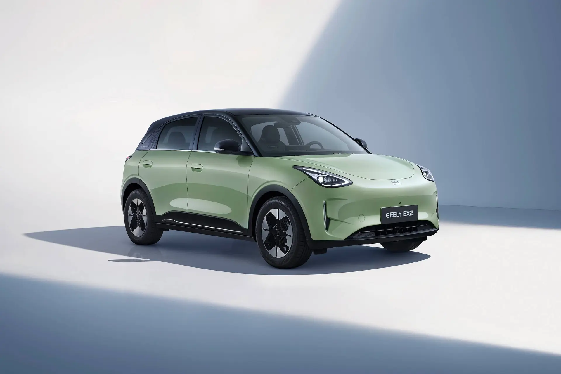 GEELY_E2_Aurora Green frontale
