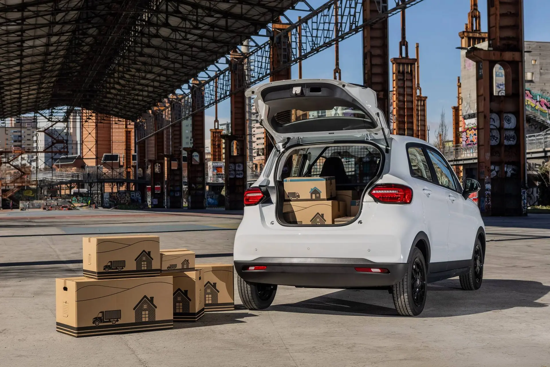 La leapmotor t03 van mostra la sua capacità di carico