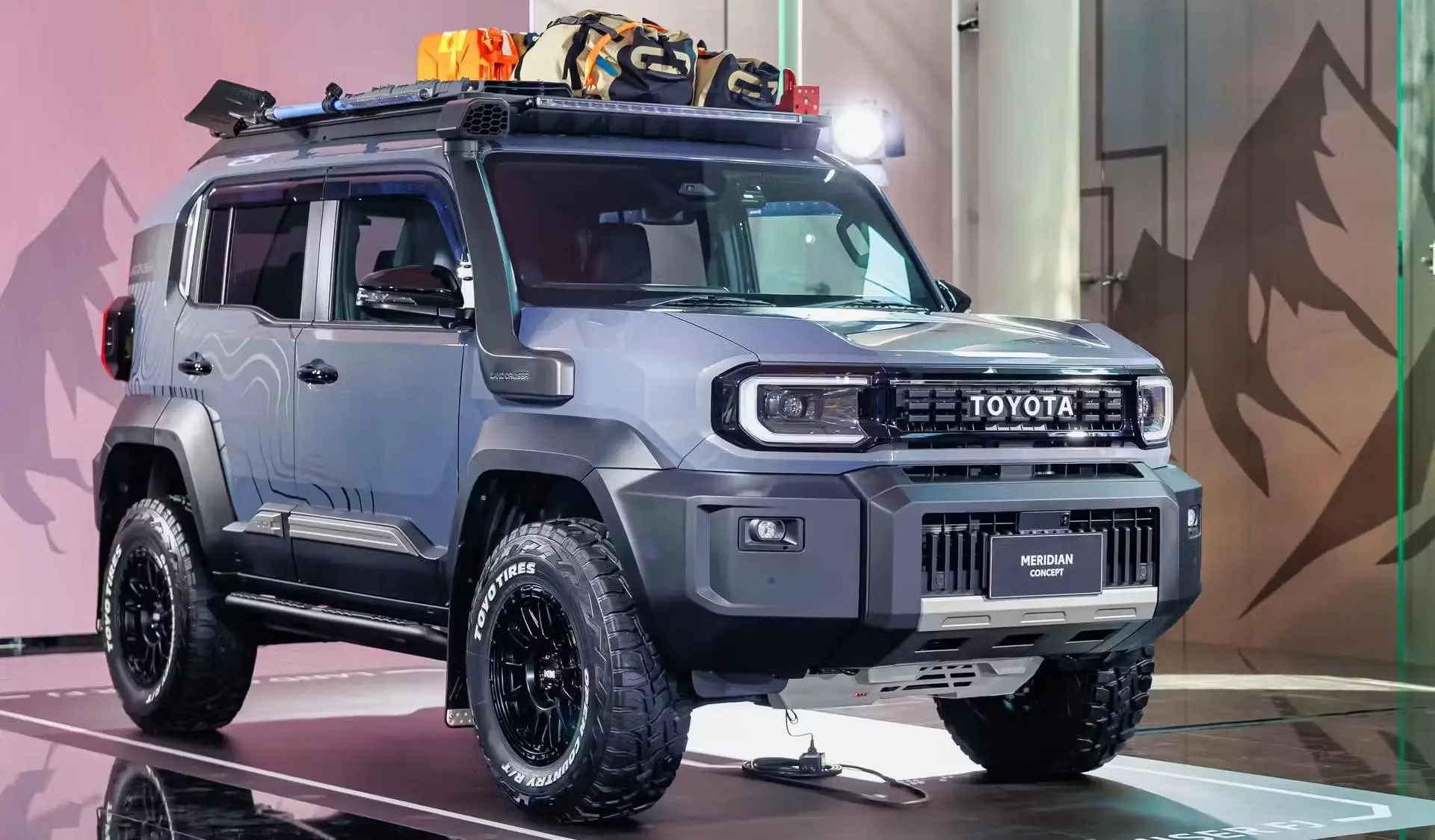 toyota-meridian-concept della Land Cruiser FJ di colore grigio