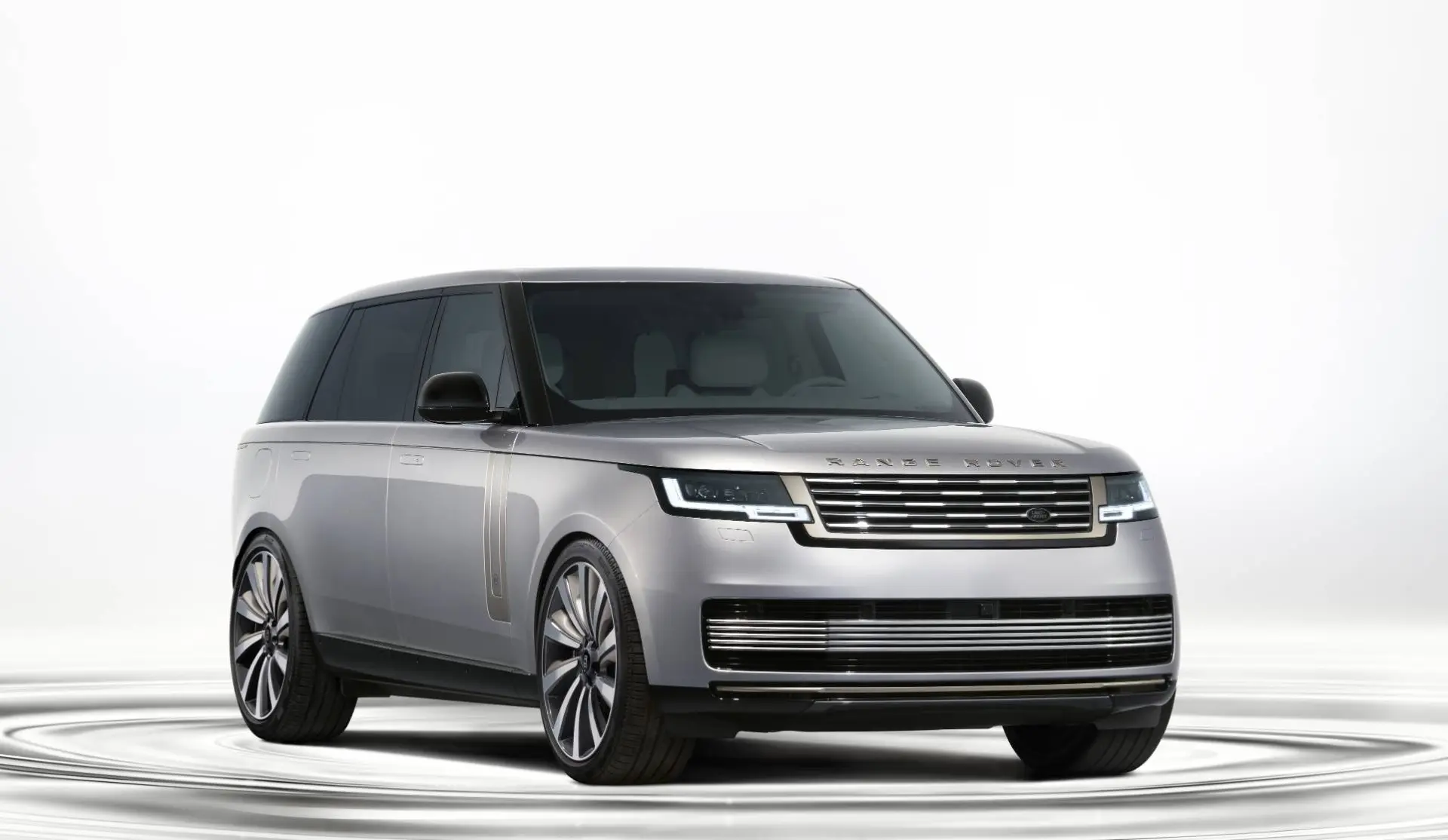 Range Rover SV Ultra frontale di colore grigio