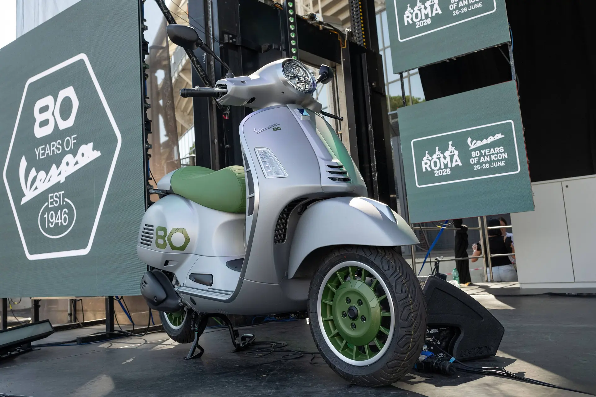 01-vespa-edizione-ottantesimo dal vivo