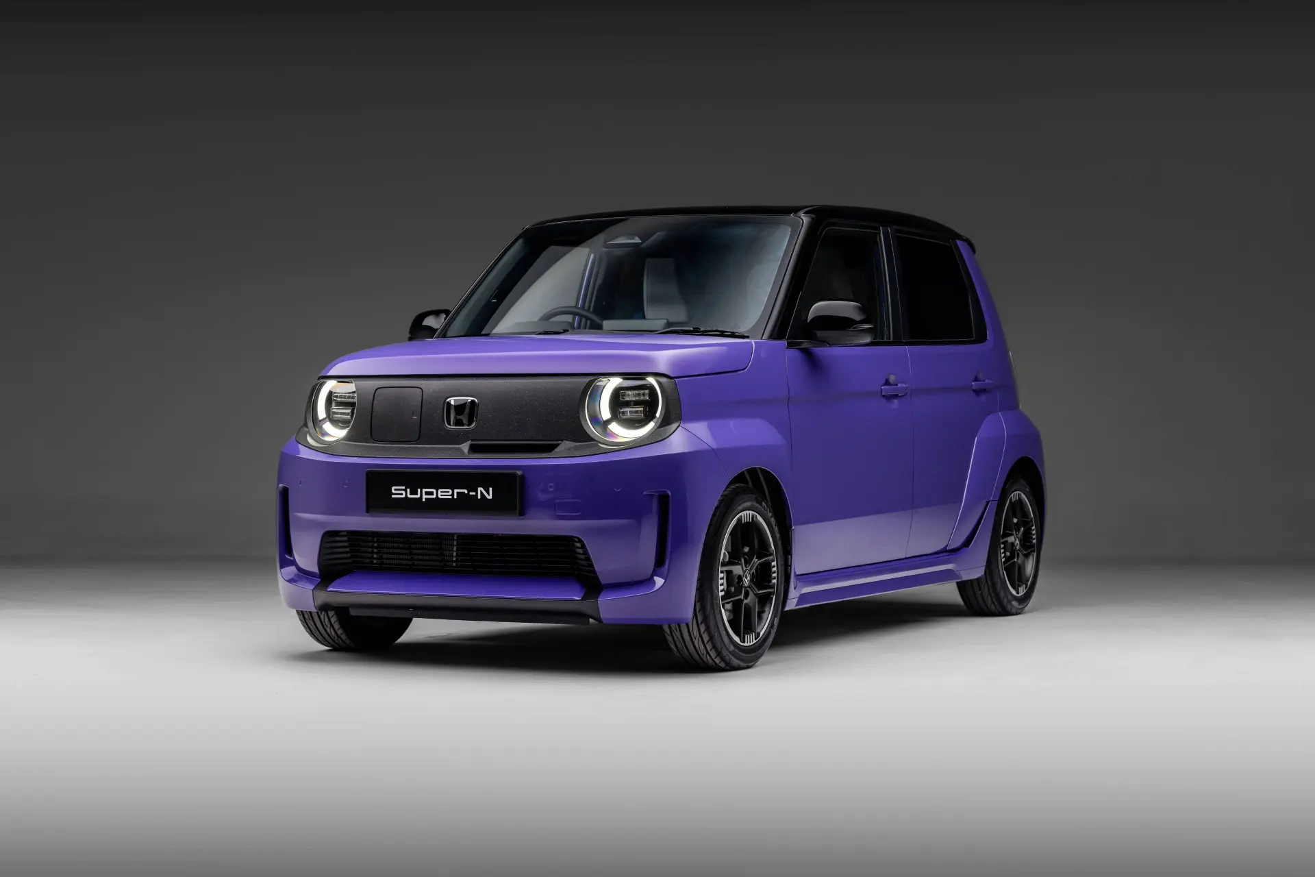 Honda Super N di colore viola