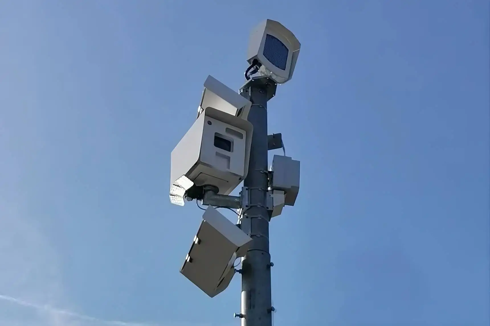 Nell'immagine si vede l'autovelox 106