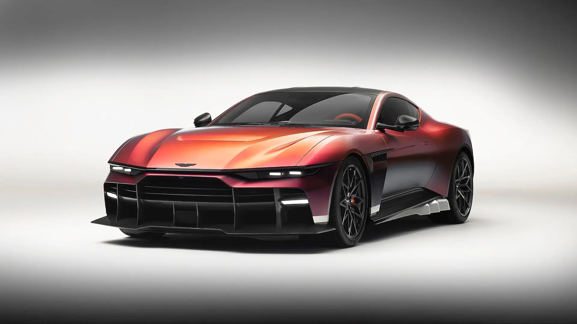 Aston_Martin_Valen_01