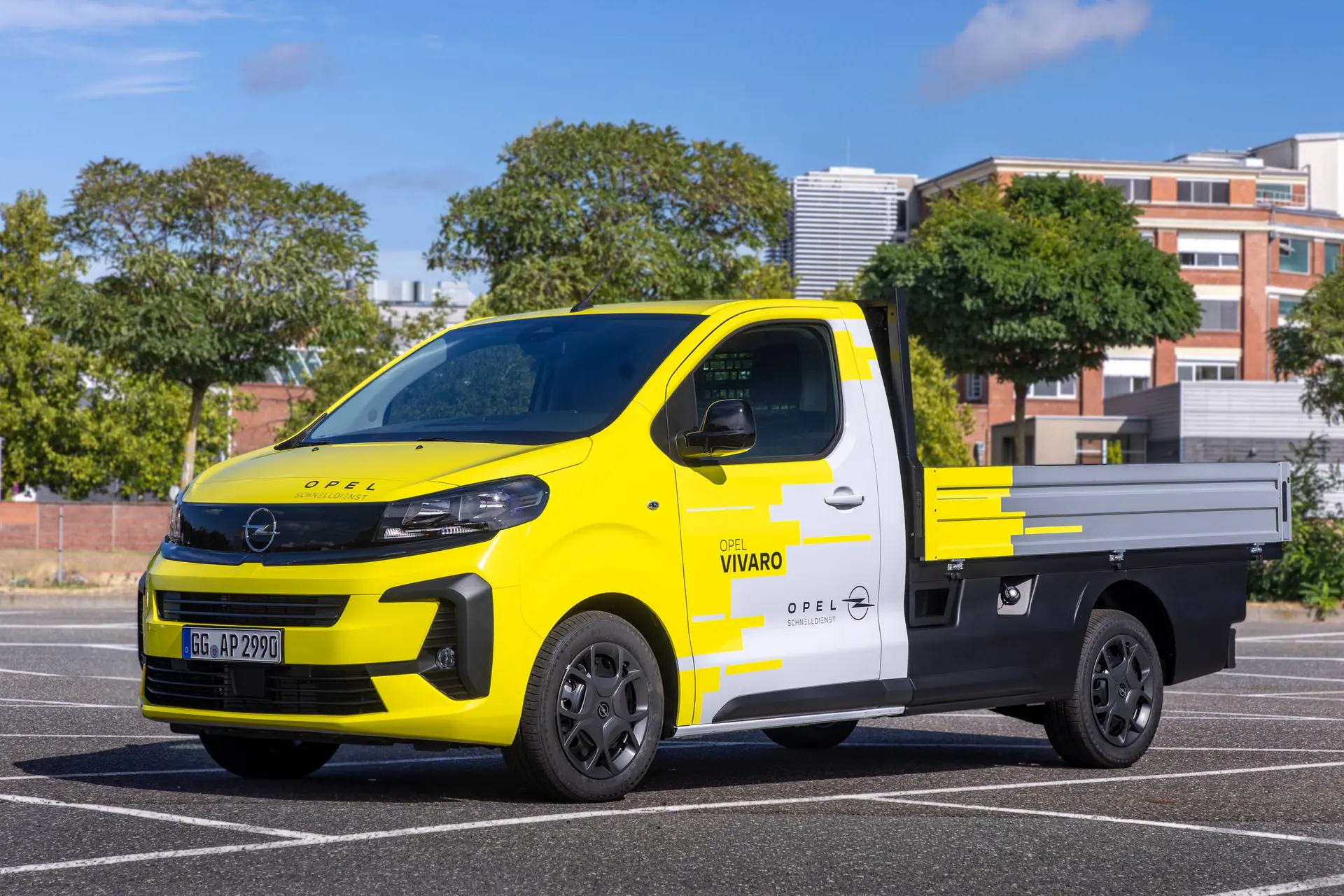 opel-vivaro-flatbed anteriore