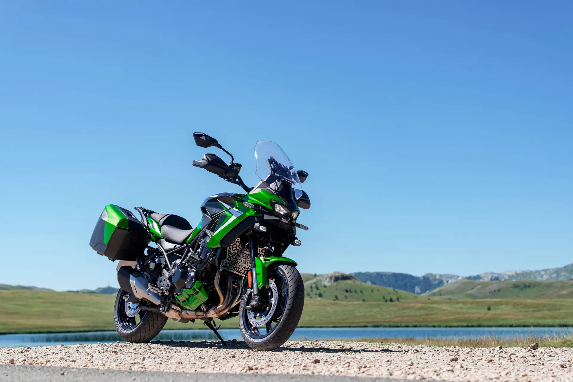 Versys 900 SE statica frontale