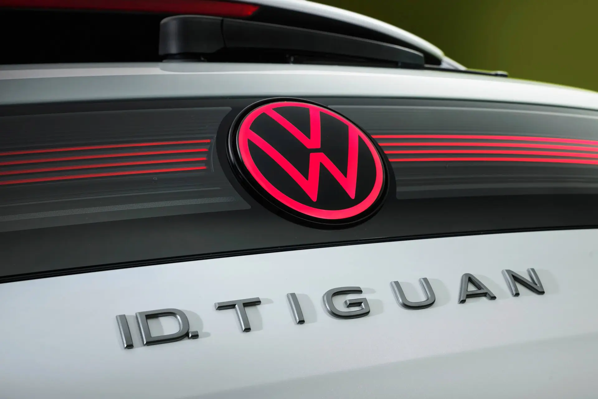 ID-Tiguan_VW4 logo