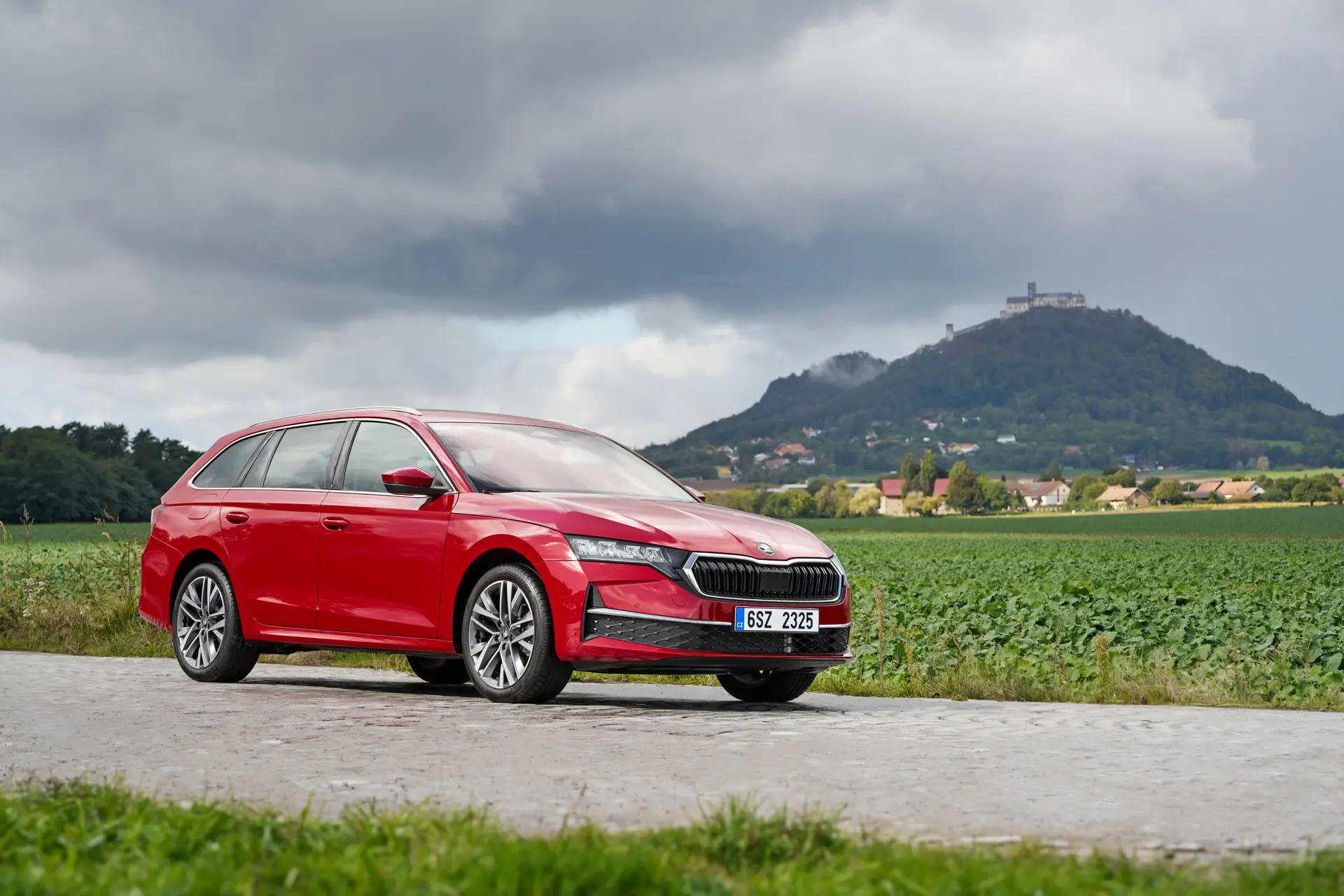 Skoda-Octavia-full-hybrid