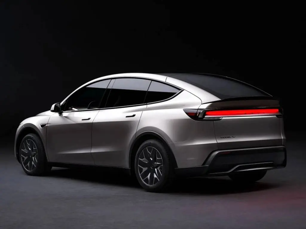Tesla-Model-Y-L-rear