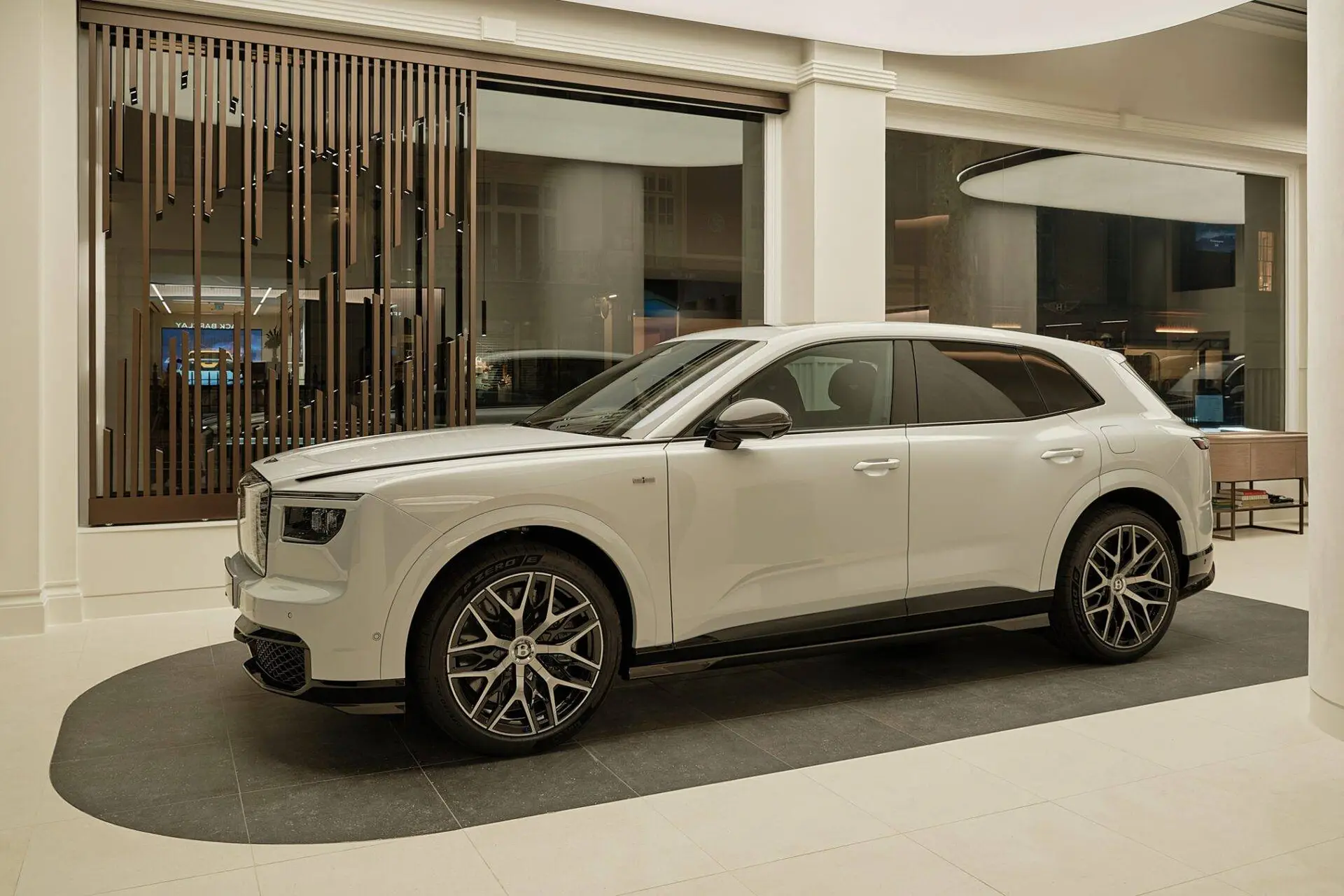 bentley-retail-concept-1-scaled