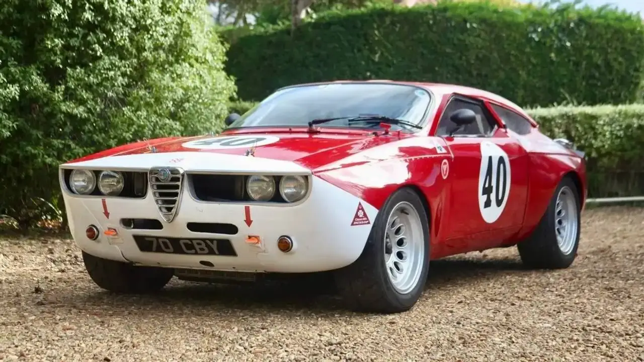 1967-alfa-romeo-giulia-1300gt-red-submarine