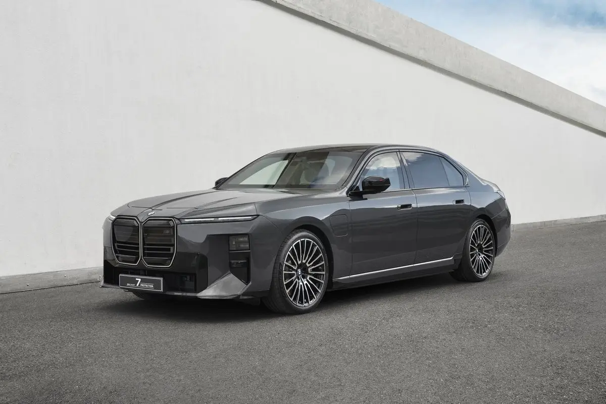bmw s new concept 7 protection is the car you want in case things go south 276880 1 1200x800