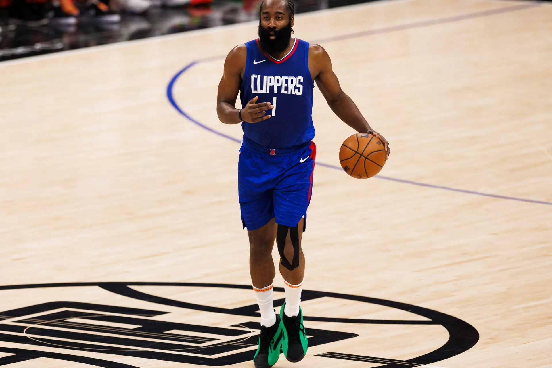 James Harden llega a los 25.000 puntos en la NBA liderando a los Clippers ante los Warriors