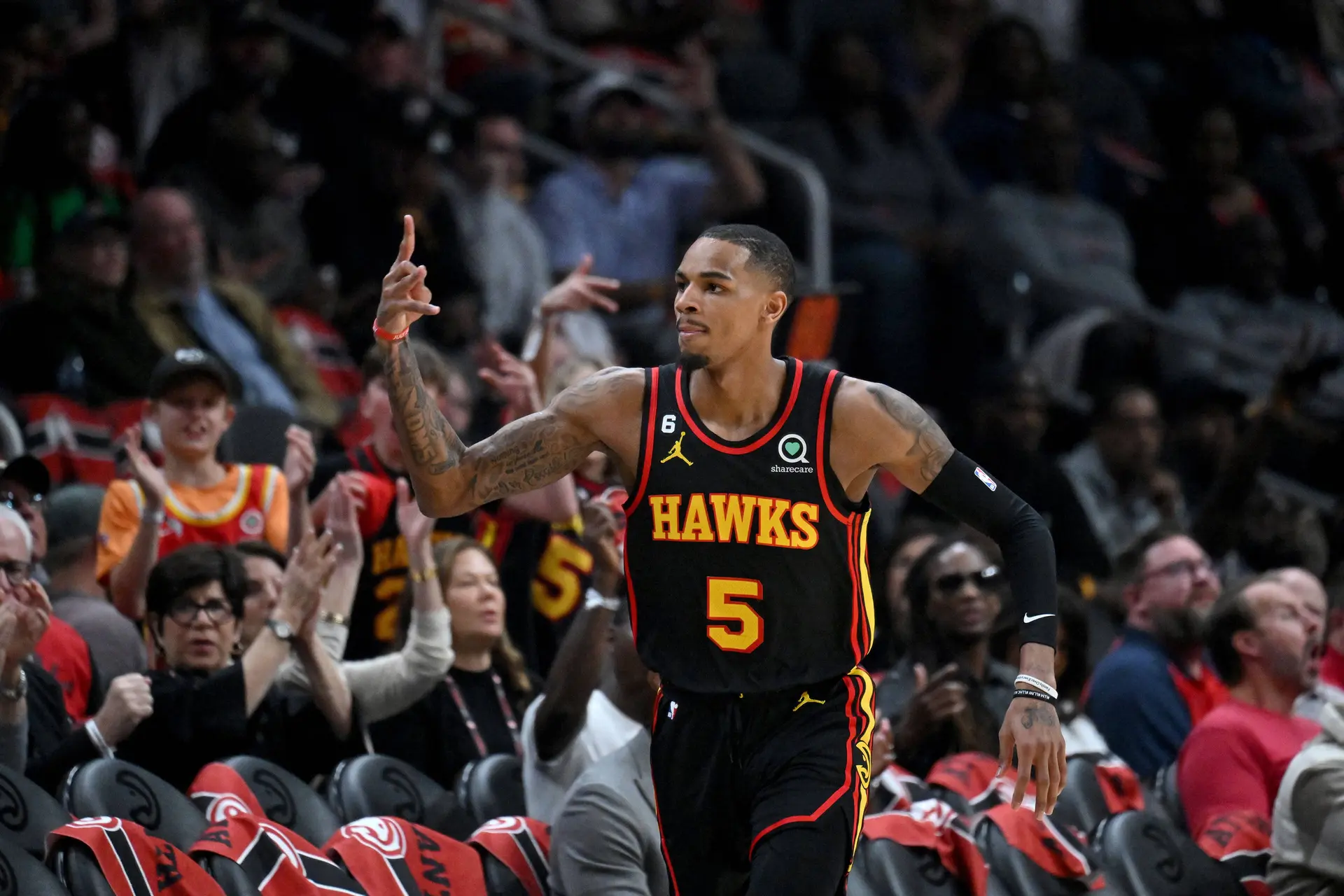 ¡BOMBA! Los Hawks envían a Dejounte Murray a los New Orleans Pelicans en una temporada de traspasos que no da respiro