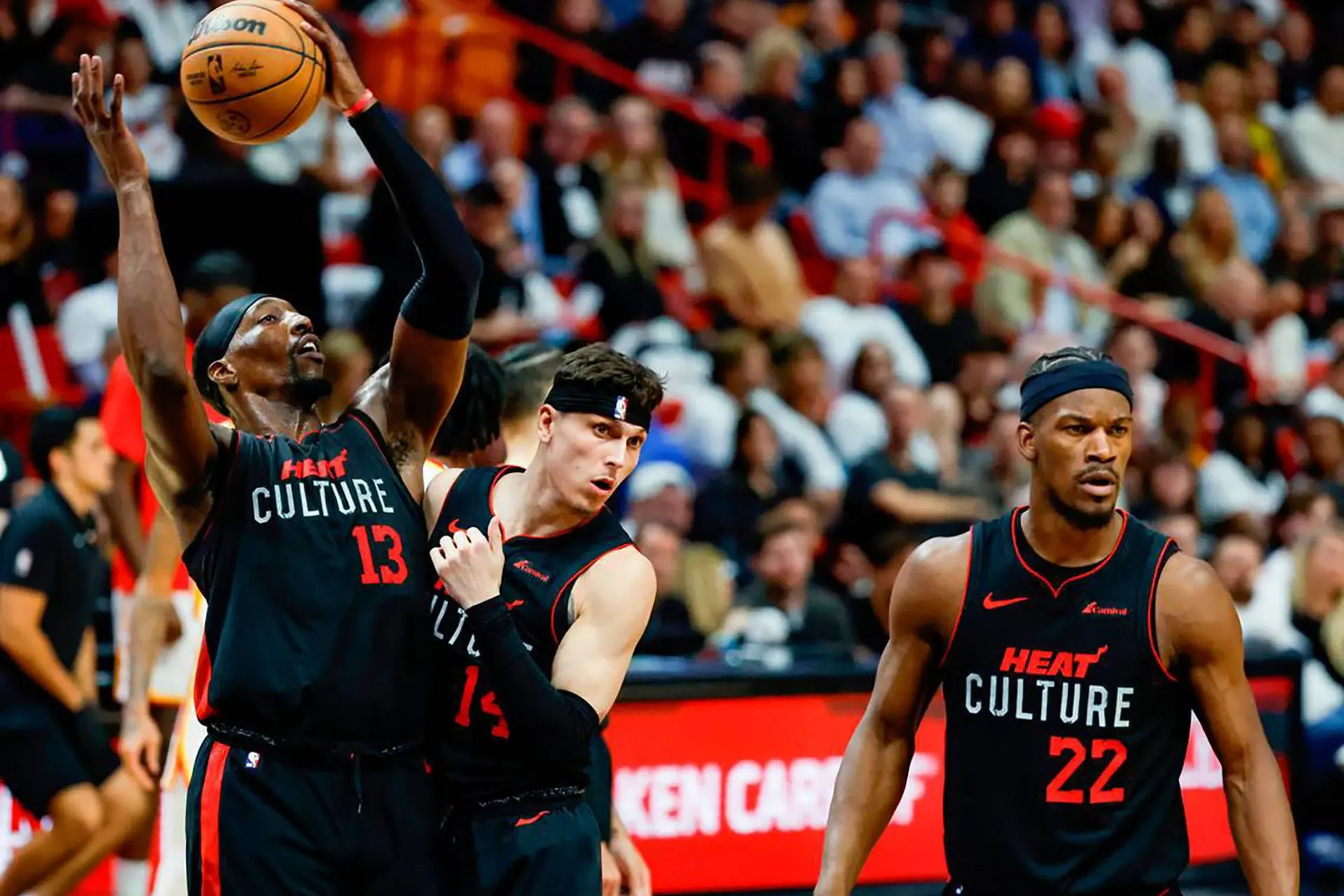 Josh Hart da a entender que a Jimmy Butler le da igual la temporada regular: "Hace misiones secundarias hasta abril"