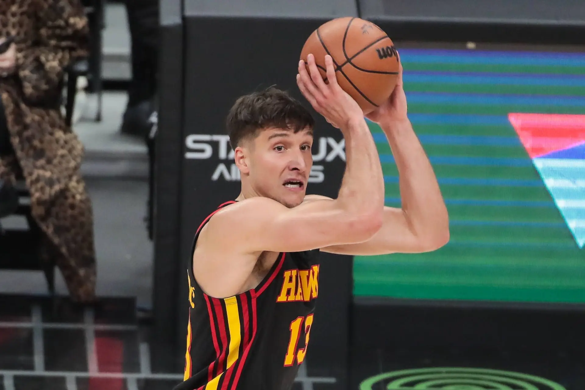 VÍDEO: ¡Brutal bronca de Bogdan Bogdanovic a su entrenador en Atlanta Hawks Quin Snyder!