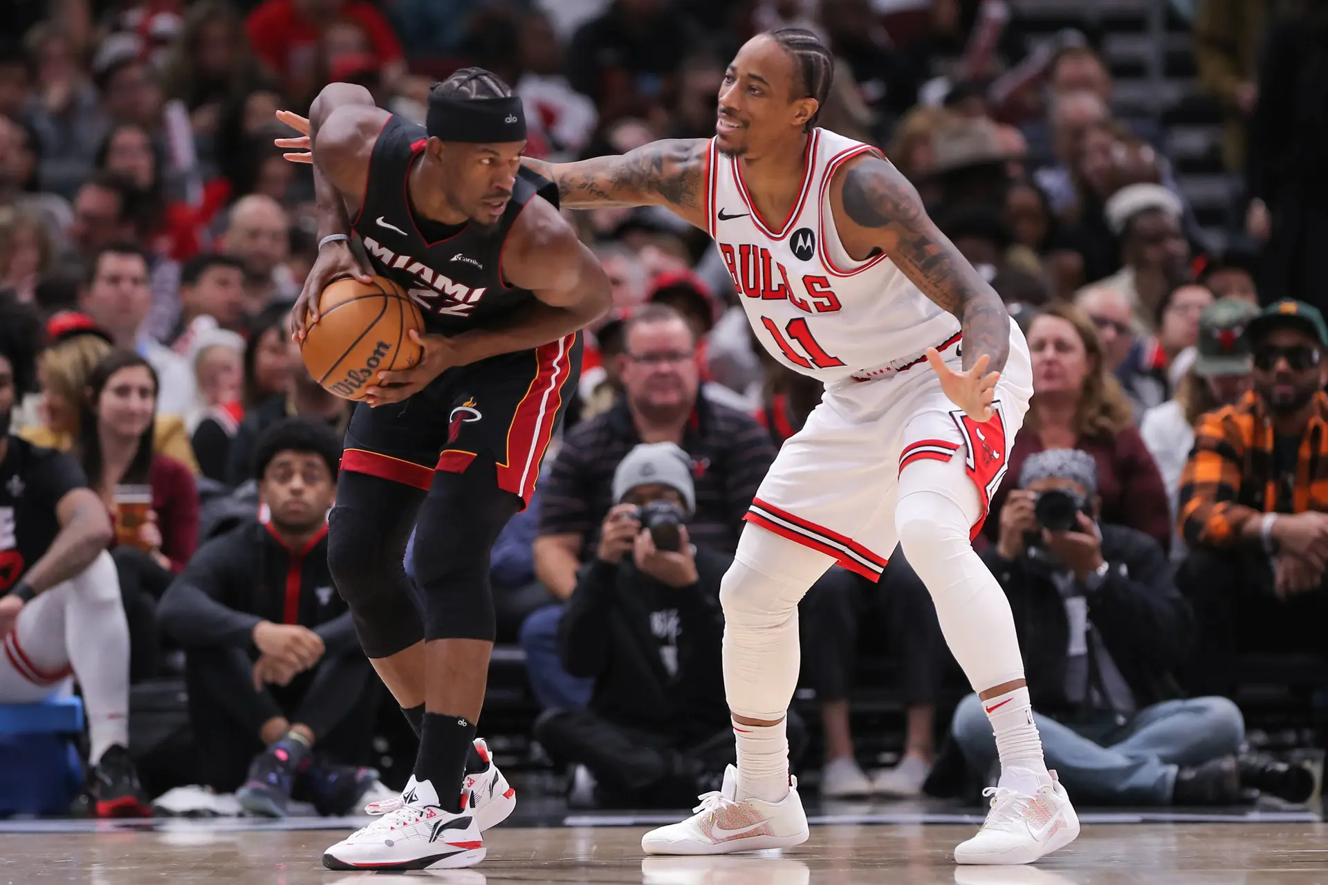 VIDEO: DeMar DeRozan hits CLUTCH shot and sends it to overtime!