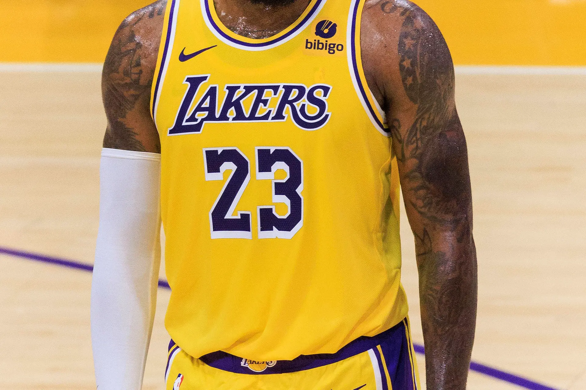 “God, damn it! — sorry”: LeBron James remains distracted during post-match talk while watching son Bronny play on TV