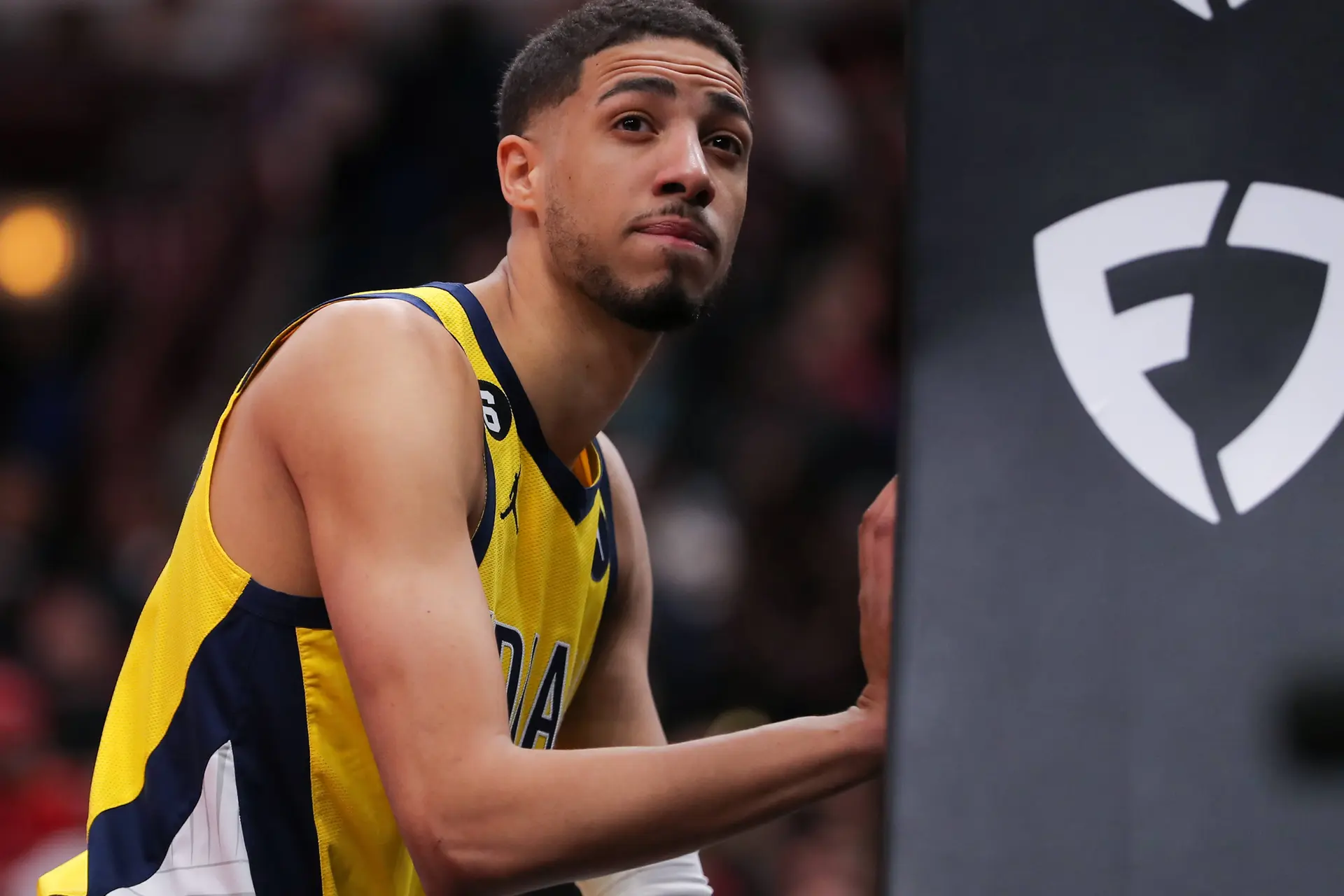 Tyrese Haliburton continues to play through his back issues: Will he play against the Miami Heat on Sunday?