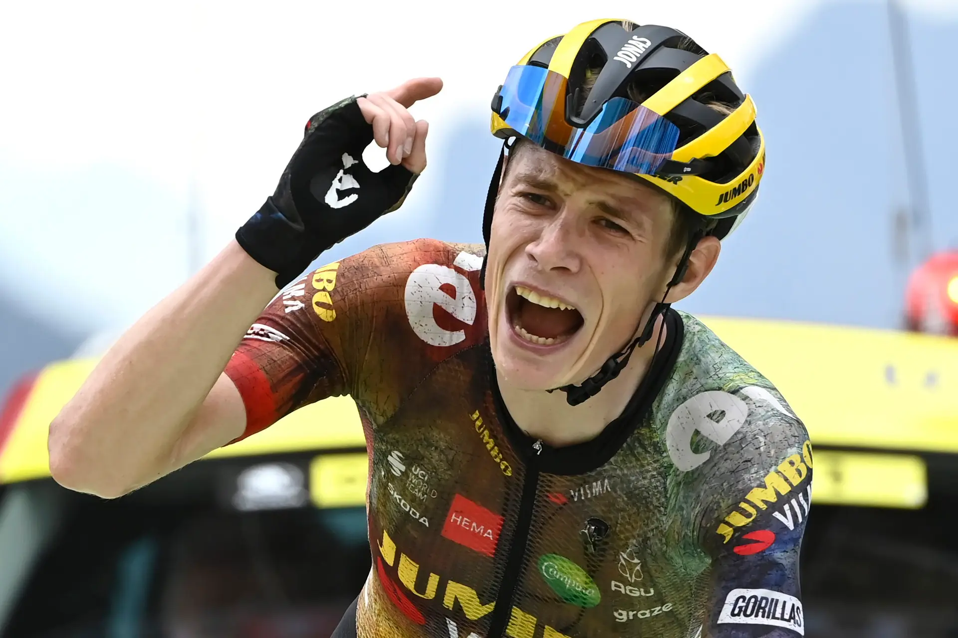 Exhibición de Jonas Vingegaard en el muraco final de la tercera etapa de la Itzulia