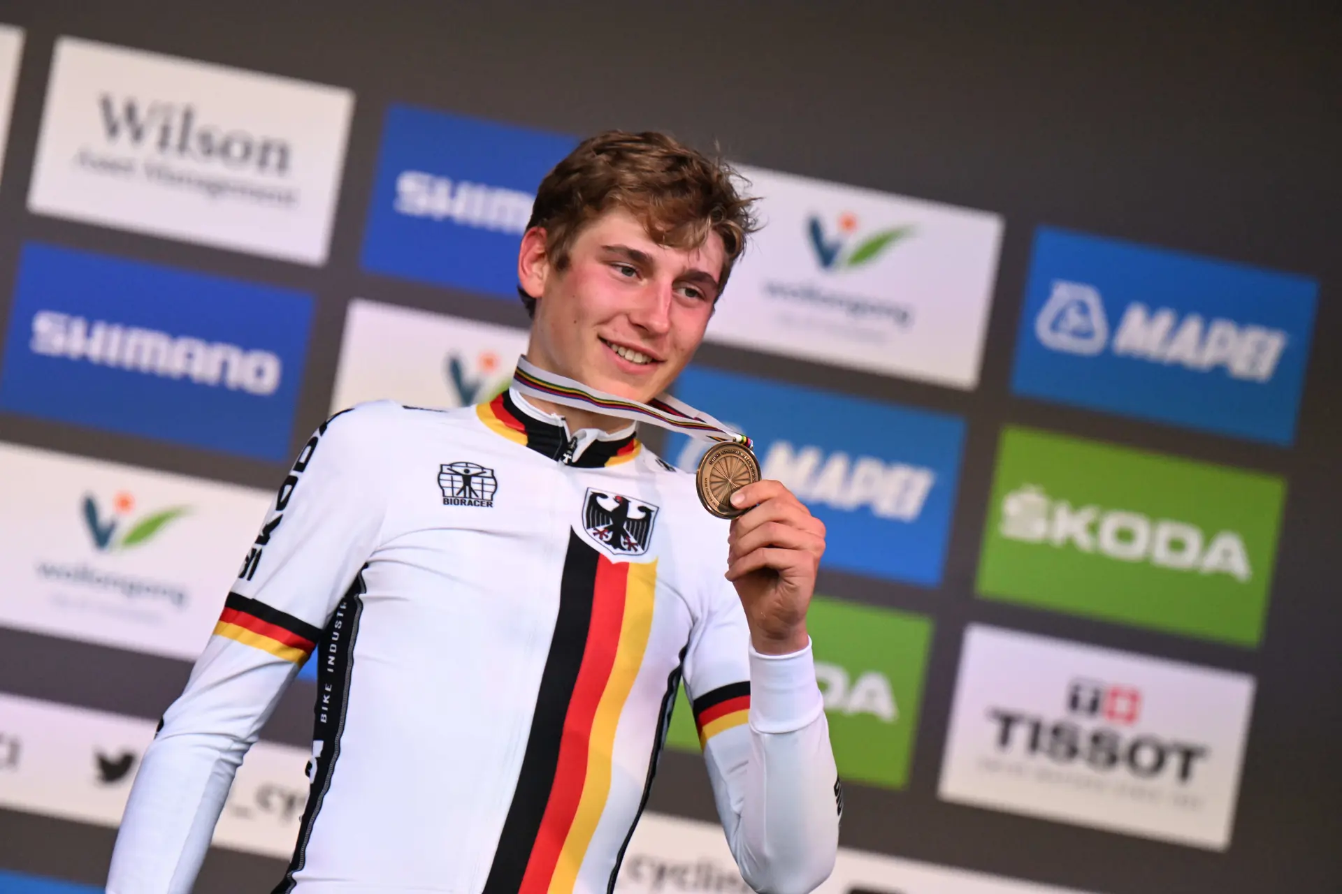 El joven talento Emil Herzog lo flipa con ciclistas como Primoz Roglic a su lado: "Es fantástico"