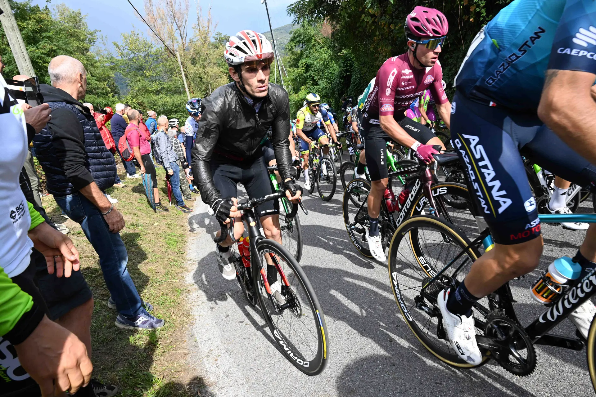 Guillaume Martin: "El cambio climático es un problema muy grande para el ciclismo"