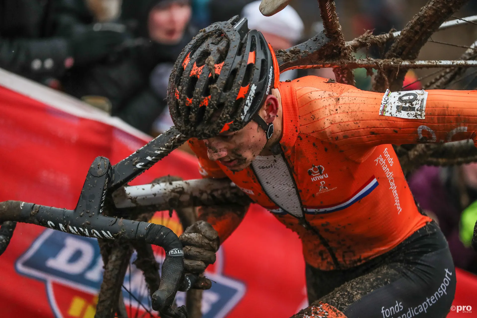 El ciclocross sufre problemas económicos: "Sólo hay dinero para Mathieu van der Poel y Wout van Aert"