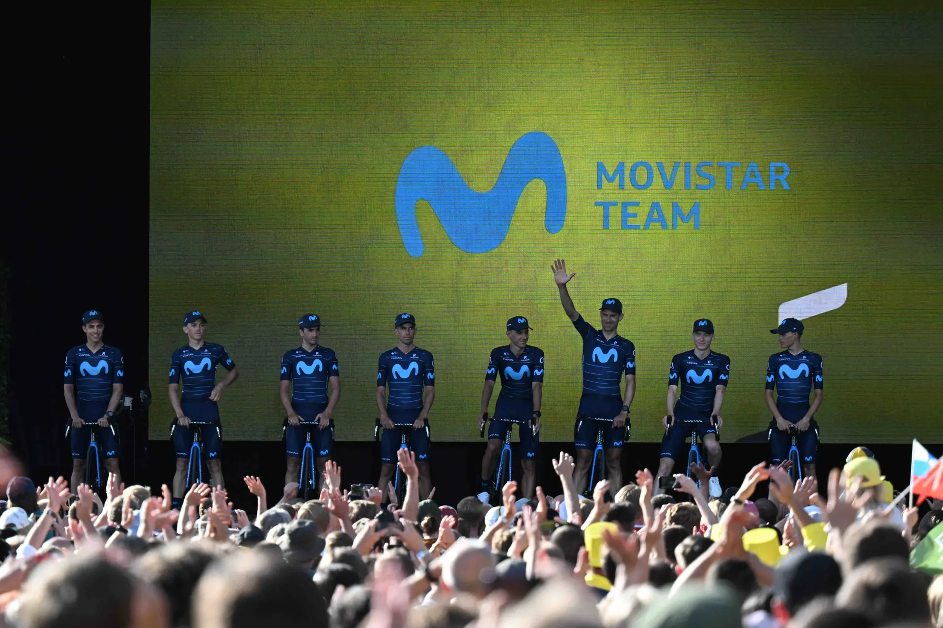 Vídeo - Las lágrimas de Alejandro Valverde viendo el tráiler del Día Menos Pensado de Movistar