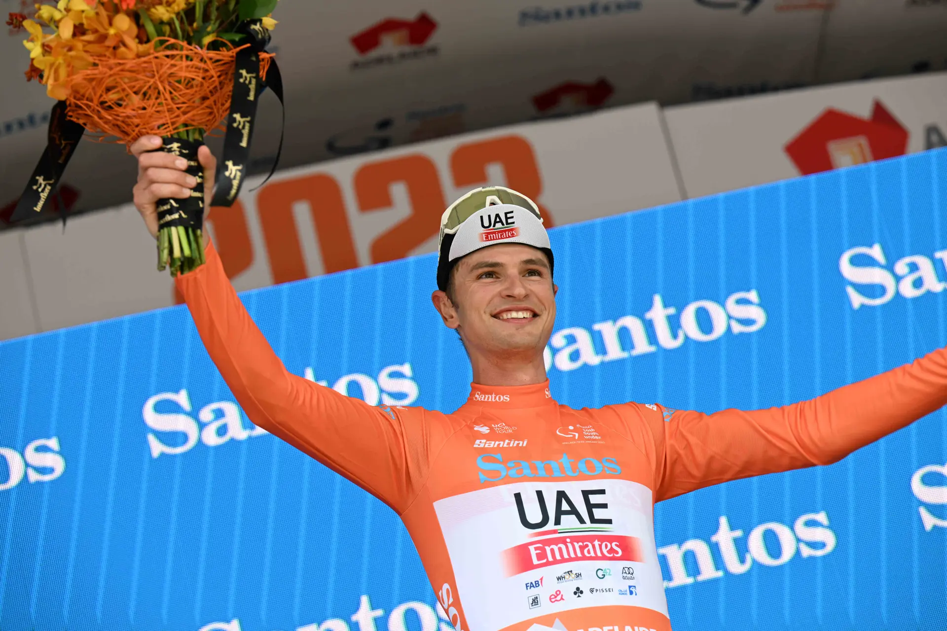 Jay Vine gana el Tour Down Under y Simon Yates conquista la última etapa de montaña