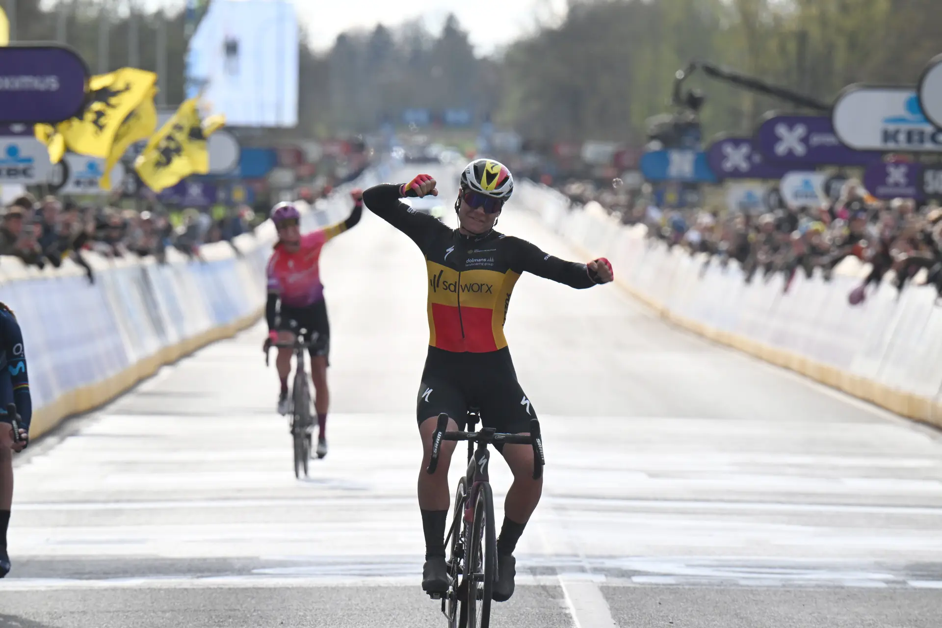 Lista de participantes final de la París-Roubaix Femmes con Kopecky, Longo Borghini, Wiebes, Vos y Balsamo
