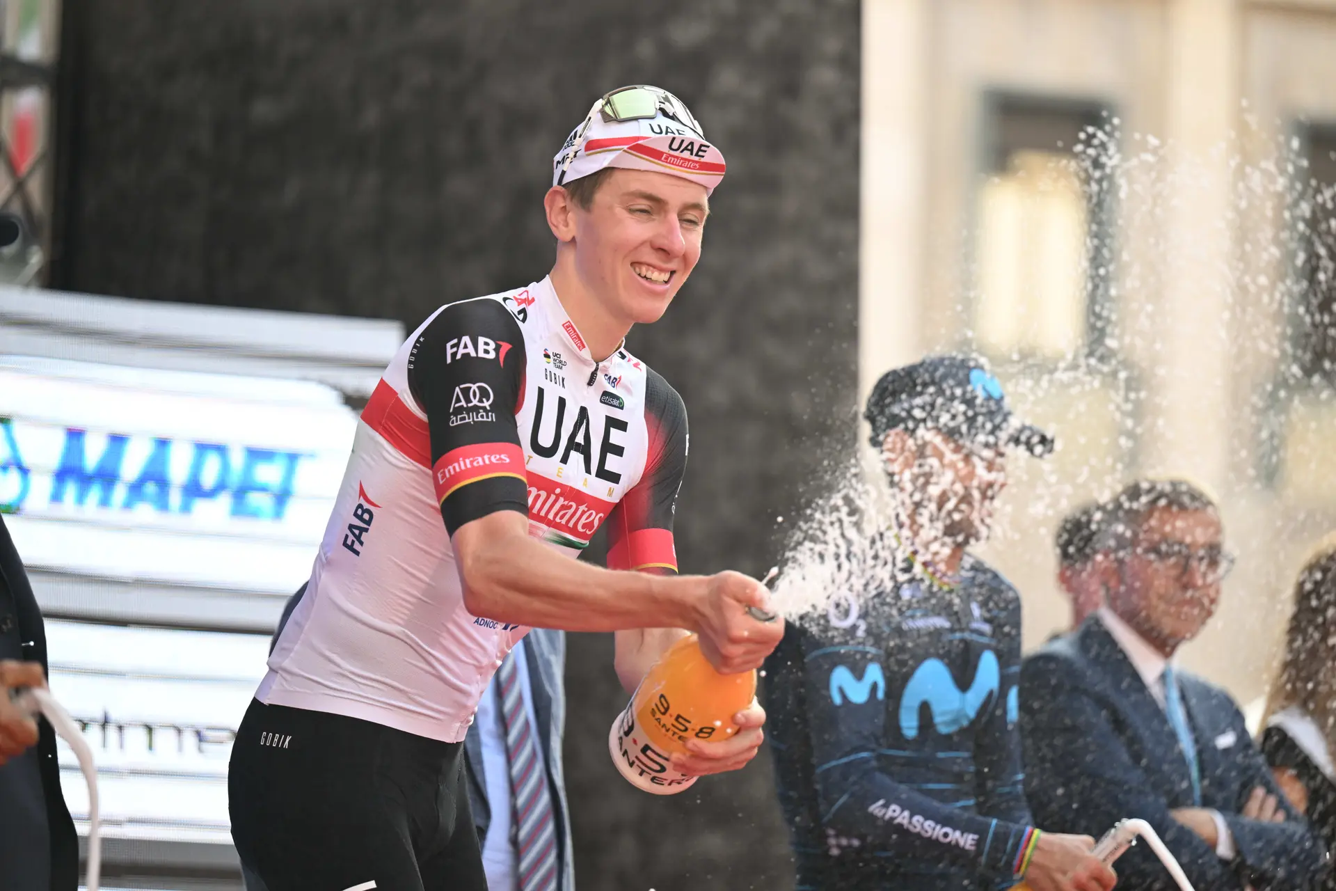 Tadej Pogacar, decepcionado por el fin de las conversaciones entre el UAE Team Emirates y Allan Peiper: "En mi opinión, seguiría siendo un activo para el equipo"