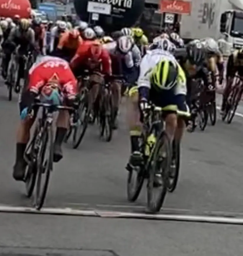 ¡Escándalo en el GP Jean-Pierre Monseré!: Caleb Ewan afirma que le han robado la victoria