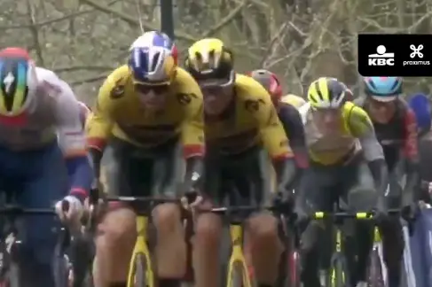 Vídeo: El brutal ataque de van Aert y Laporte con el que destrozaron la Gante-Wevelgem