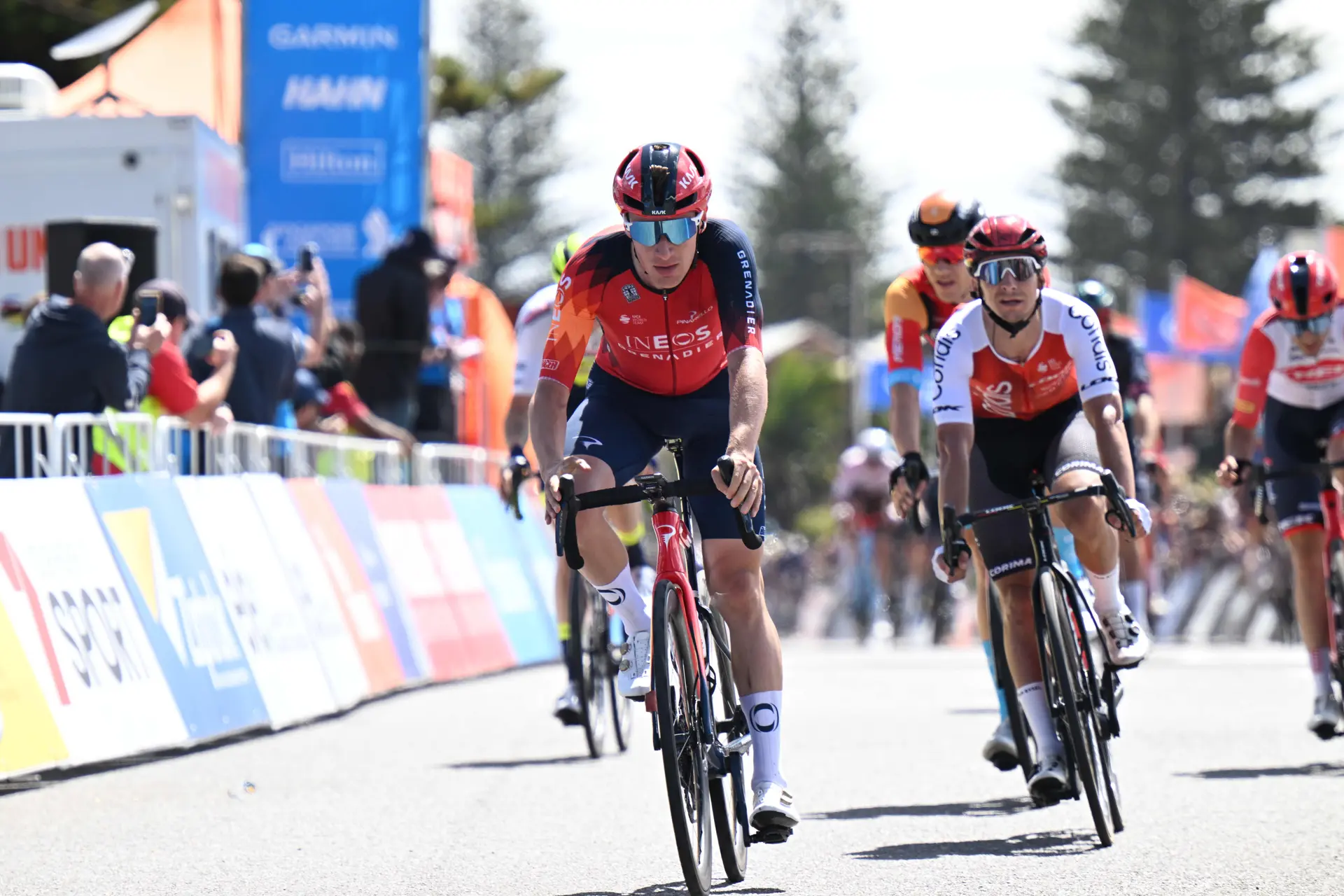 Ethan Hayter, encantado con el esfuerzo del INEOS tras ganar la 1ª etapa de la Itzulia: "No tengo palabras"
