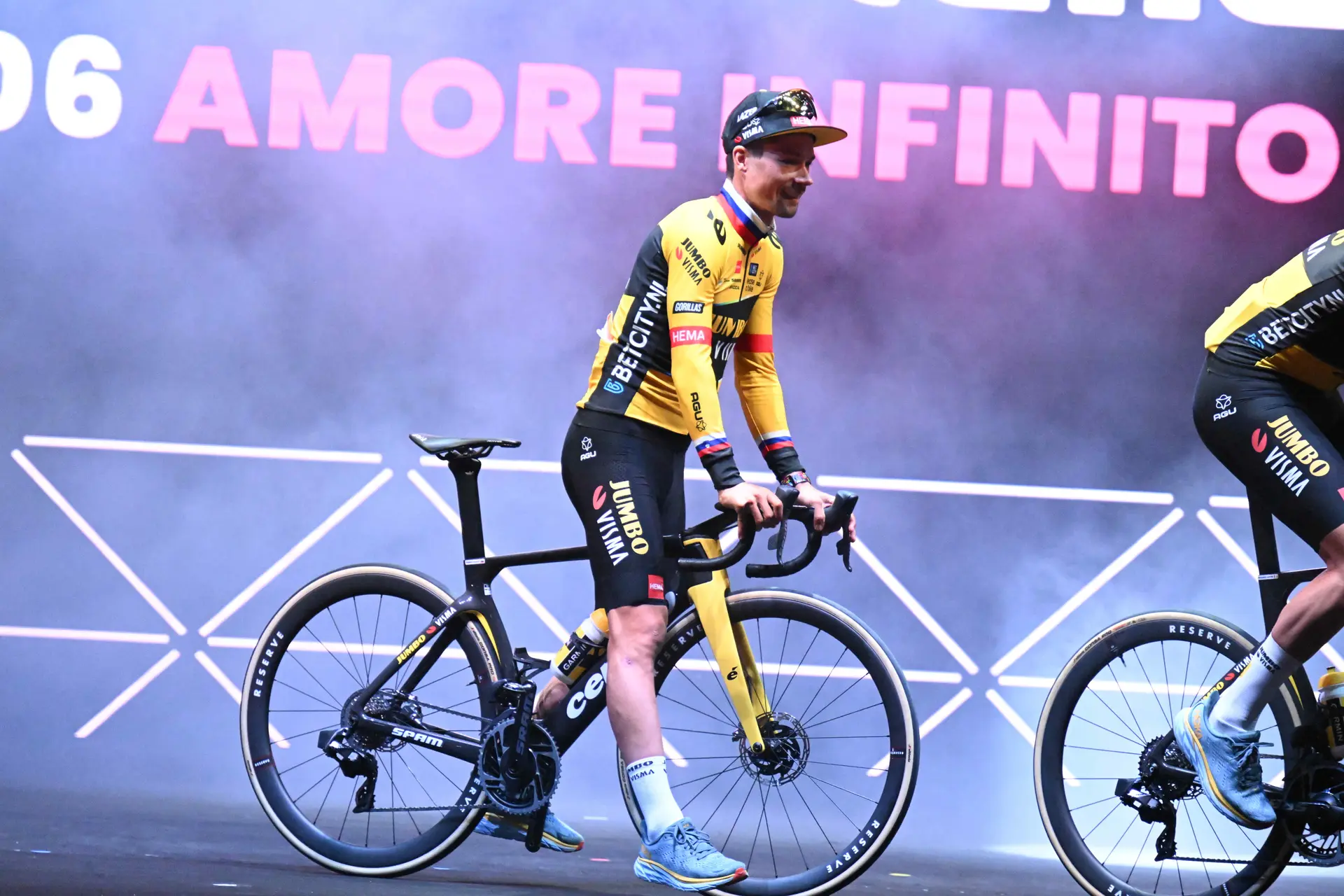 Primoz Roglic se compara a sí mismo con un buen vino en la previa del Giro de Italia: "Cuanto más viejo me hago, mejor soy"