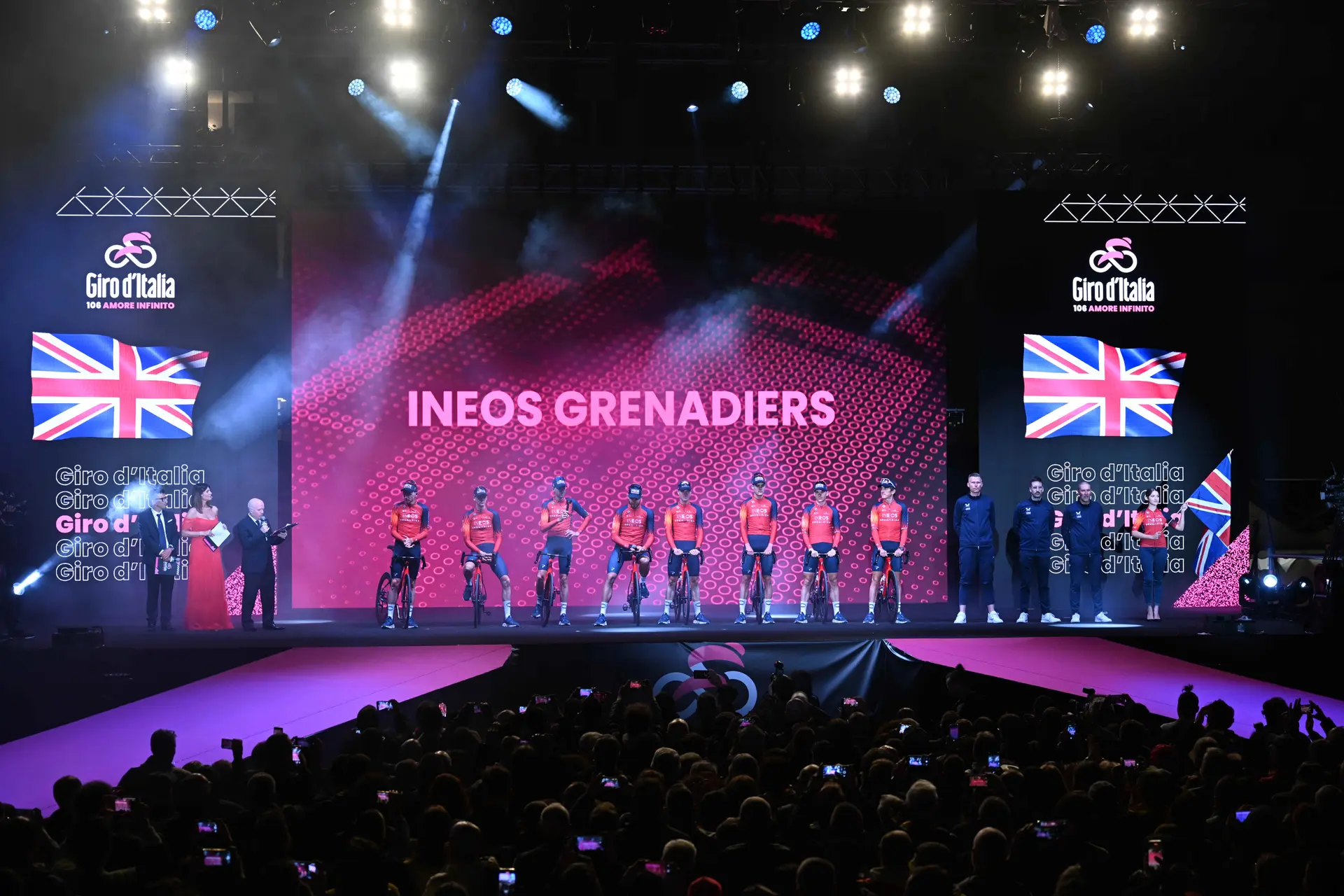 Se cierra una página legendaria en el INEOS Grenadiers: Sir Dave Brailsford deja el equipo para consagrarse al Manchester United